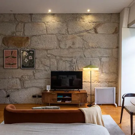 Lovelystay - Allderman - Almada 3º F Apartman *